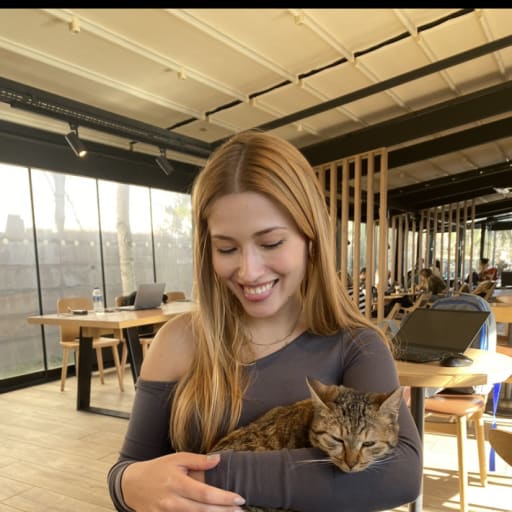 Profile image for pet sitter Zeynep Büsra