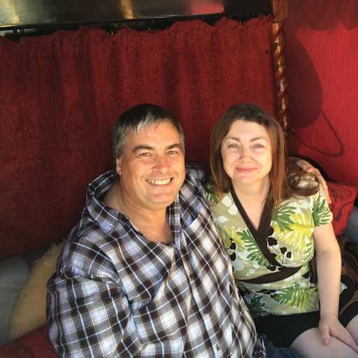 Profile image for pet sitters Jen & John
