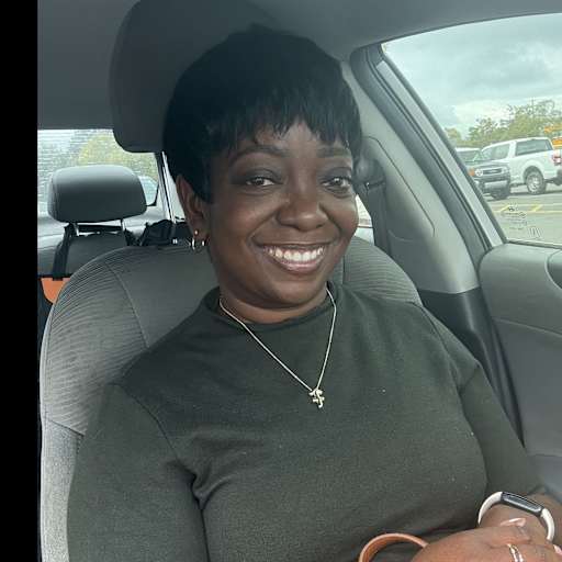 Profile image for pet sitter LaCharette