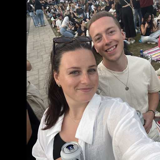 Profile image for pet sitters Carys & Ryan