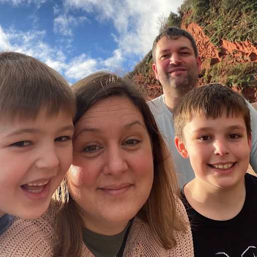 Profile image for pet sitters Sarah & Robert