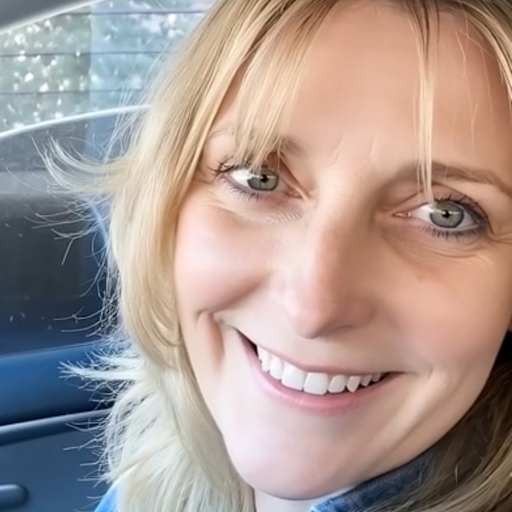 Profile image for pet sitter Ella