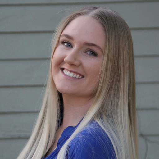 Profile image for pet sitter arianna