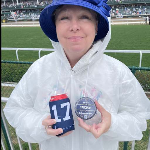Profile image for pet sitter Caryn