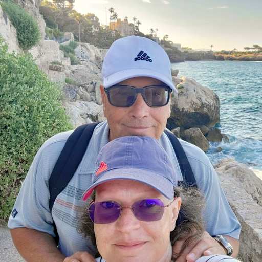 Profile image for pet sitters Peggy & Paul