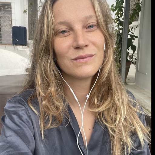Profile image for pet sitter Julie