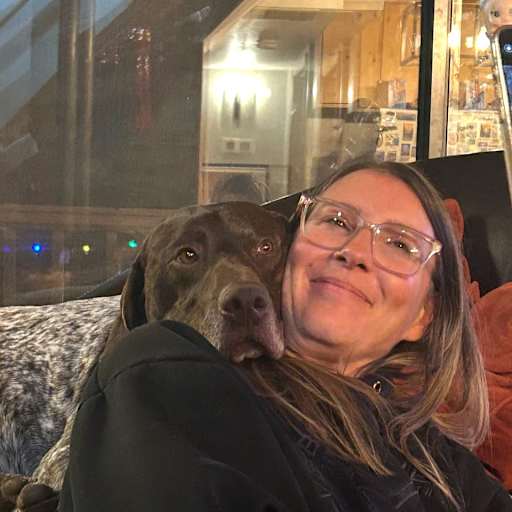 Profile image for pet sitter Vari