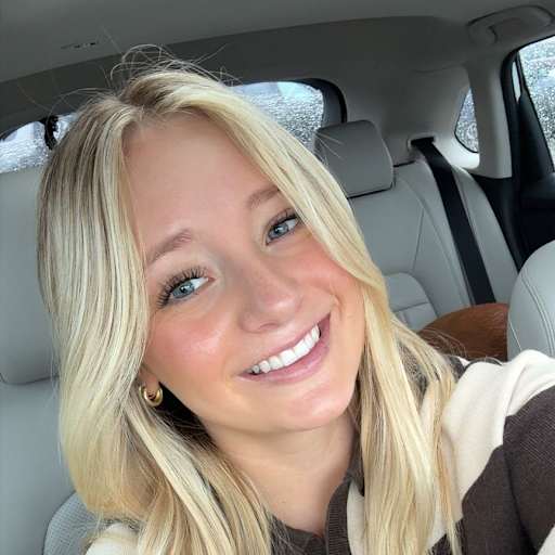 Profile image for pet sitter Isabel