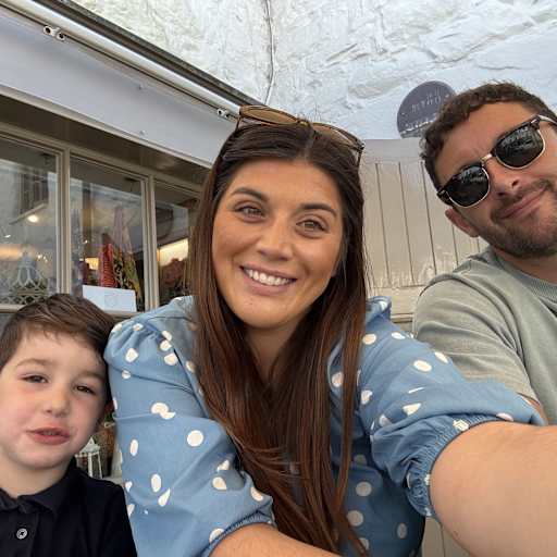 Profile image for pet sitters Caitlin & Gary