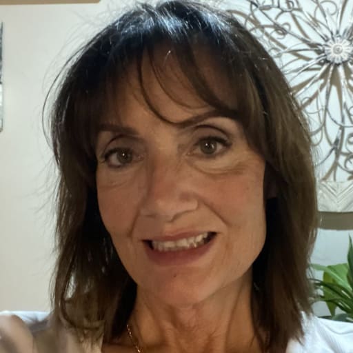 Profile image for pet sitter Linda