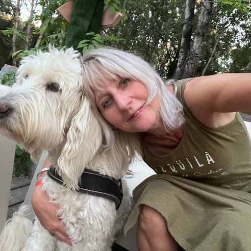 Profile image for pet sitter Angela