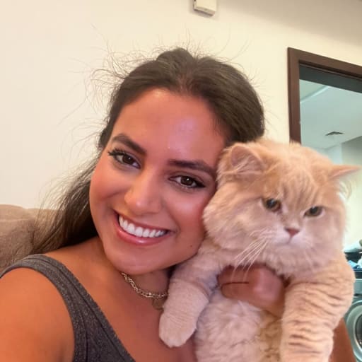 Profile image for pet sitter Mayara