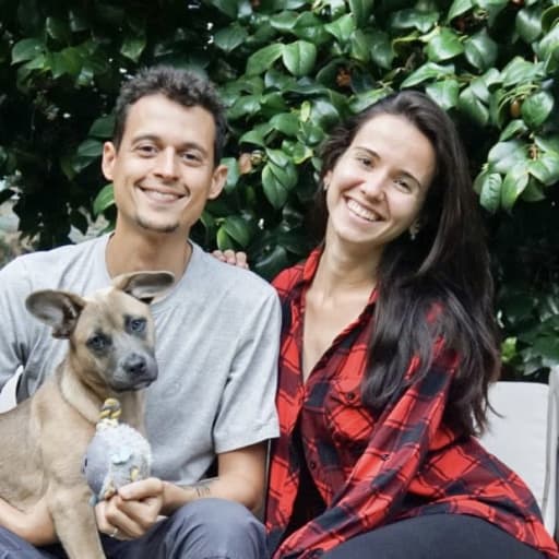 Profile image for pet sitters Larissa & Charles