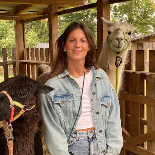 Profile image for pet sitter Laura