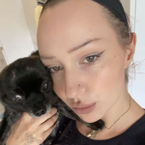 Profile image for pet sitter Sarah