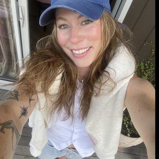 Profile image for pet sitter Maya