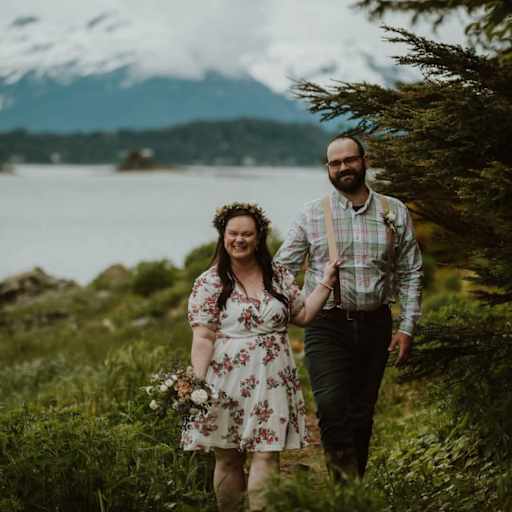 Profile image for pet sitters Kira & Garrett