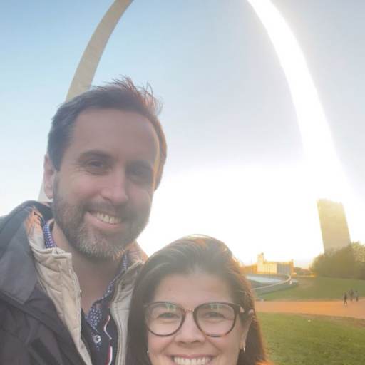 Profile image for pet sitters Fernanda & Justin