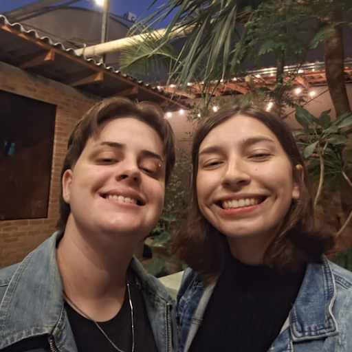 Profile image for pet sitters Franciele & Paola