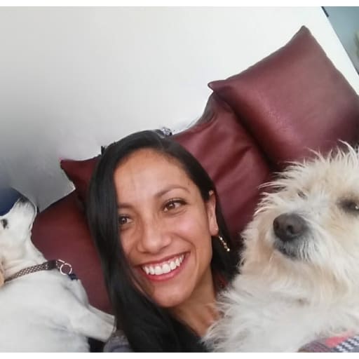 Profile image for pet sitter CLAUDIA YASMIN