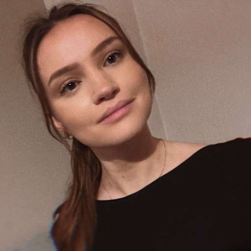 Profile image for pet sitter Natalie