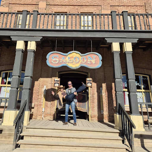 Profile image for pet sitters Denny & Tifanny