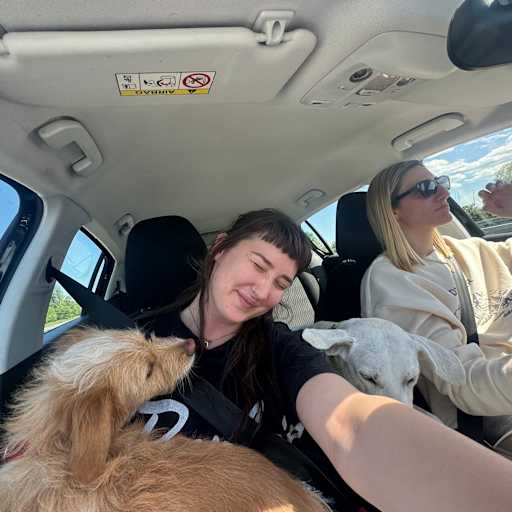 Profile image for pet sitters Andrea & Ema
