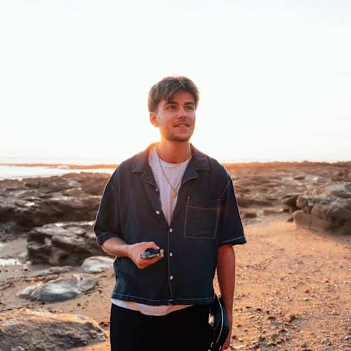 Profile image for pet sitter Baptiste