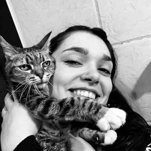 Profile image for pet sitters Valentina & Lucas