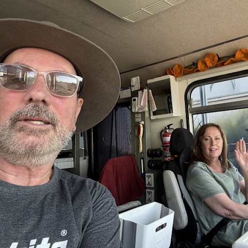 Profile image for pet sitters Randy & Linda