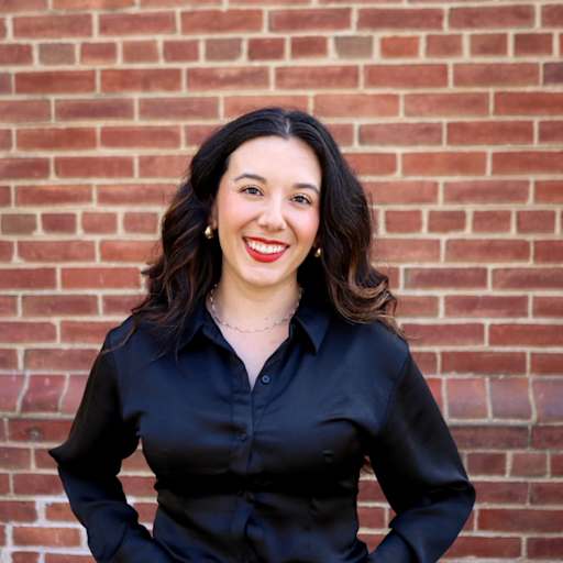 Profile image for pet sitter Alejandra