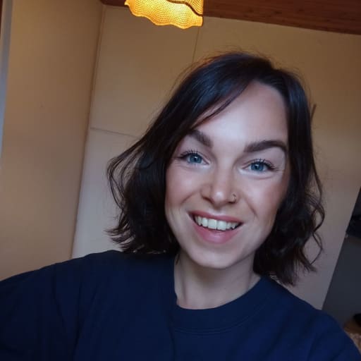 Profile image for pet sitter Lourda