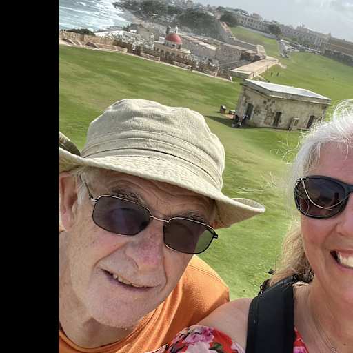 Profile image for pet sitters Julie & Kenneth