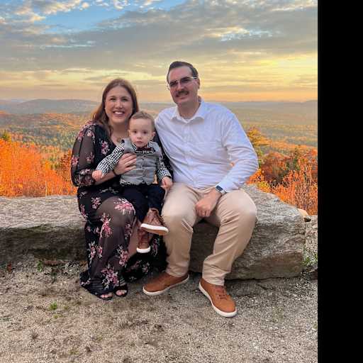 Profile image for pet sitters Alyssa & Tyler