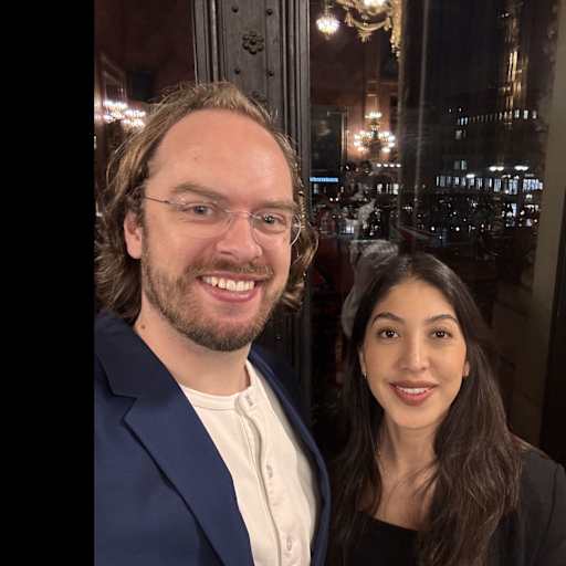 Profile image for pet sitters Anahi & Marvin