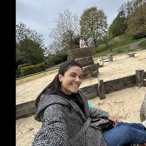Profile image for pet sitter Debora