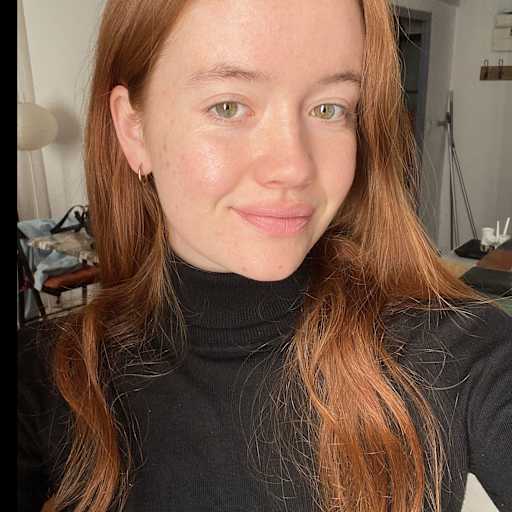 Profile image for pet sitter Lucile