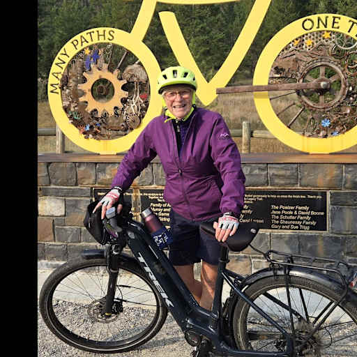 Profile image for pet sitter Leslie