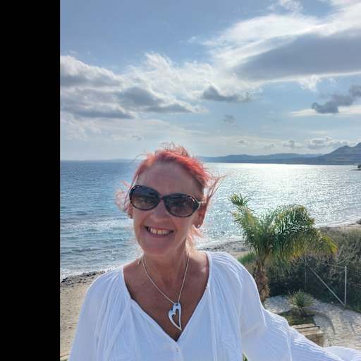 Profile image for pet sitter Gina