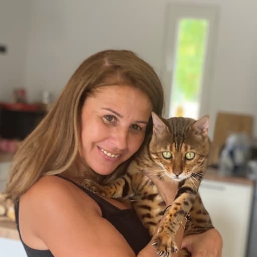 Profile image for pet sitters Valérie & Kenza