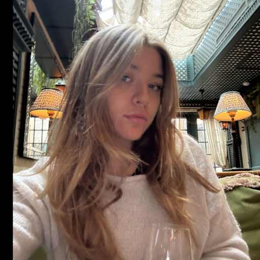 Profile image for pet sitter Naia
