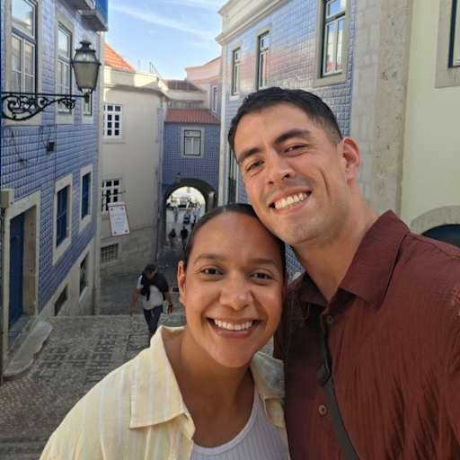 Profile image for pet sitters Alejandra & Franklin