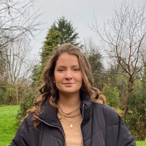 Profile image for pet sitter miss c e