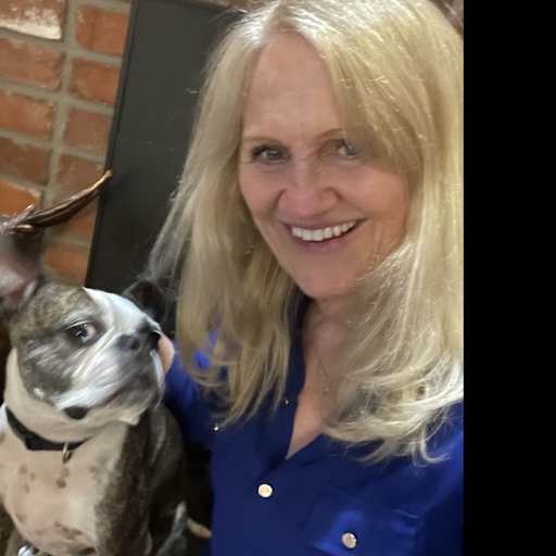 Profile image for pet sitter Holly