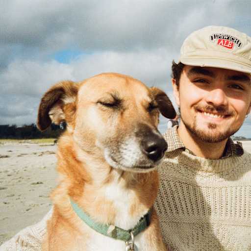 Profile image for pet sitters Gareth & Hannah