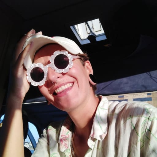 Profile image for pet sitter Tainá Rodrigues