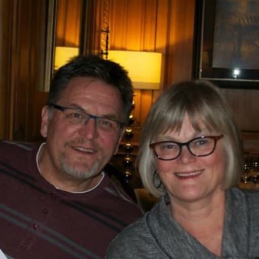 Profile image for pet sitters Sue & Lyle