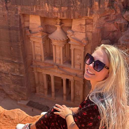 Profile image for pet sitter Mylène