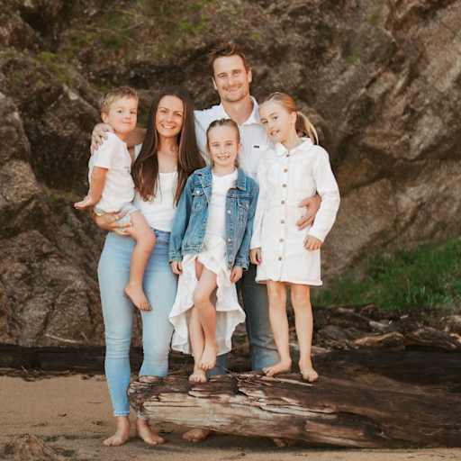 Profile image for pet sitters Jana & Drew