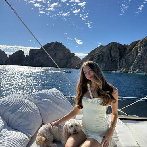 Profile image for pet sitter Maggie